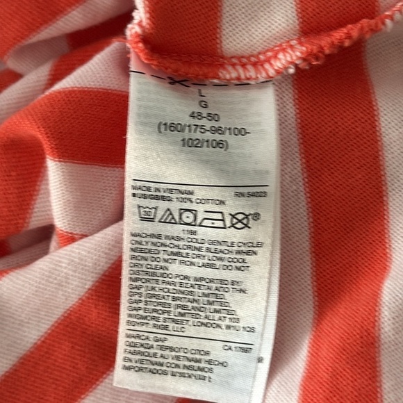 GAP Red and White Striped Crop Crewneck T-Shirt in Large - Picture 8 of 8
